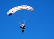 开云体育官网-拉亚神扑定乾坤！韩国门将粉碎波兰攻势，亚洲之光闪耀友谊赛