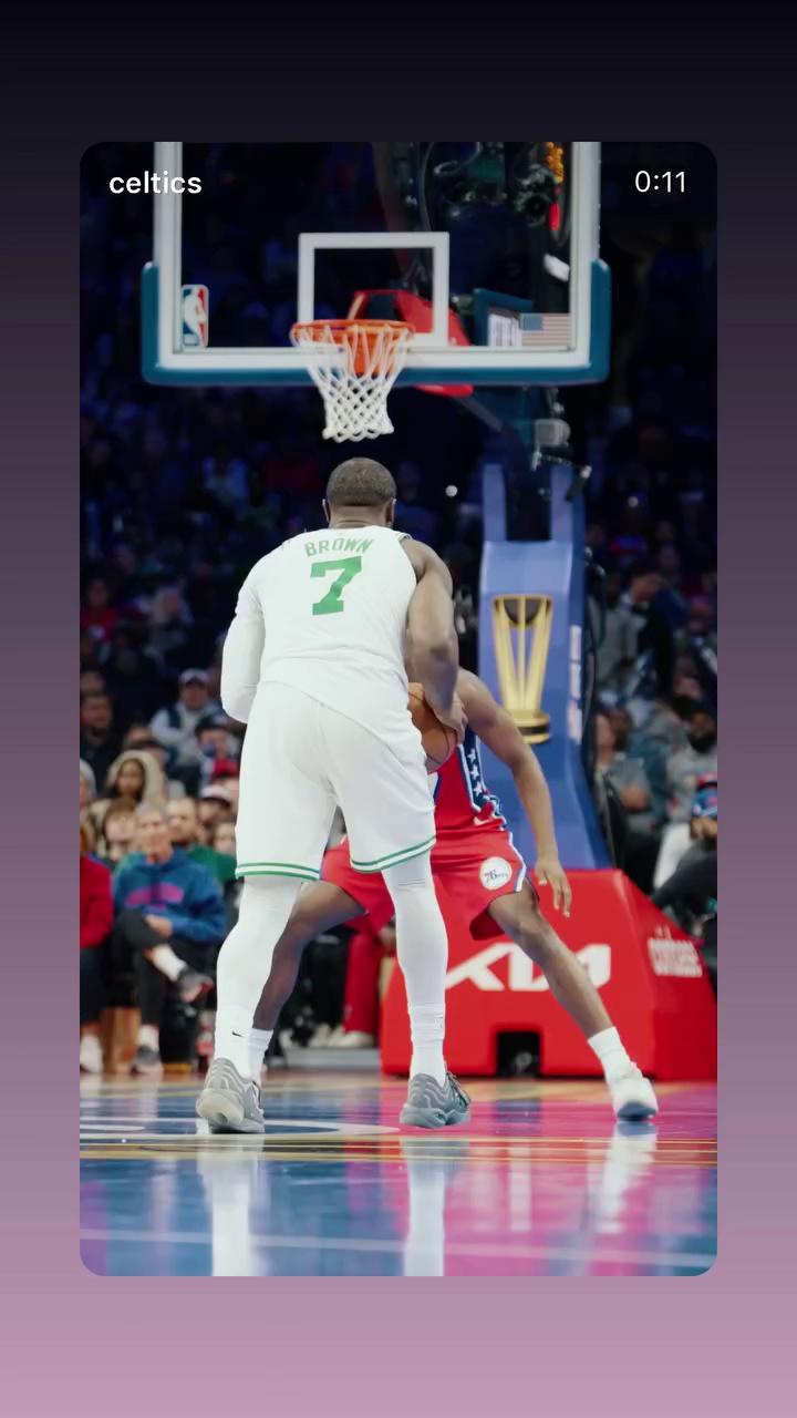 雄鹿力克尼克斯，杰伦·布朗送出助攻的简单介绍