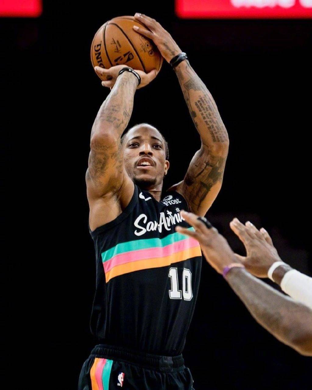 火箭碾压马刺，孙铭徽点燃赛场