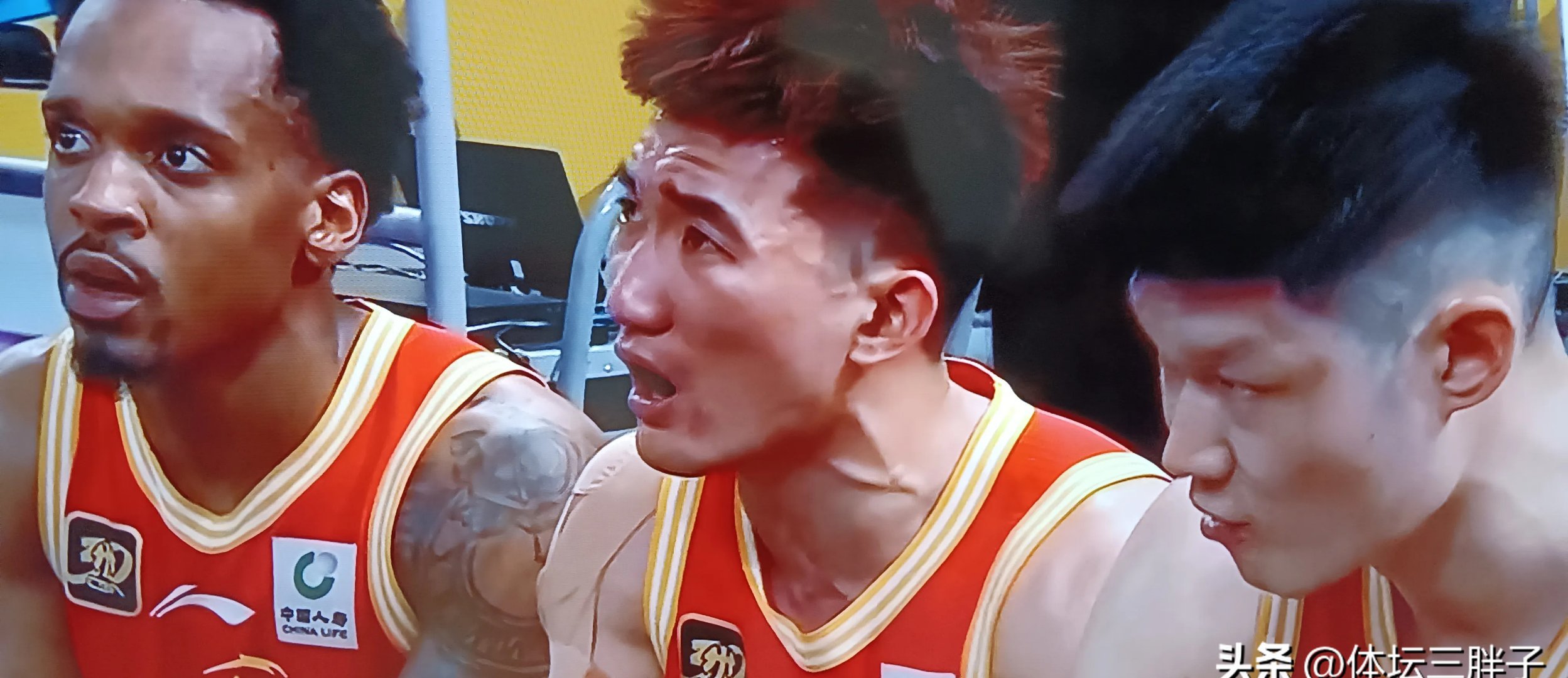 包含广东队碾压北京队，胡金秋状态火热的词条