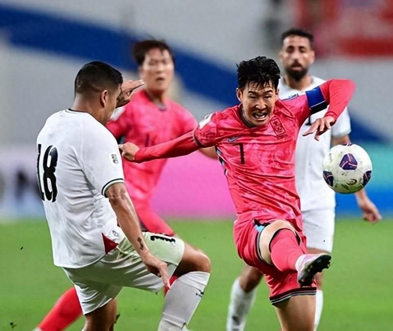 阿曼球队击败强敌,晋级下一轮 阿曼球队击败强敌,晋级下一轮