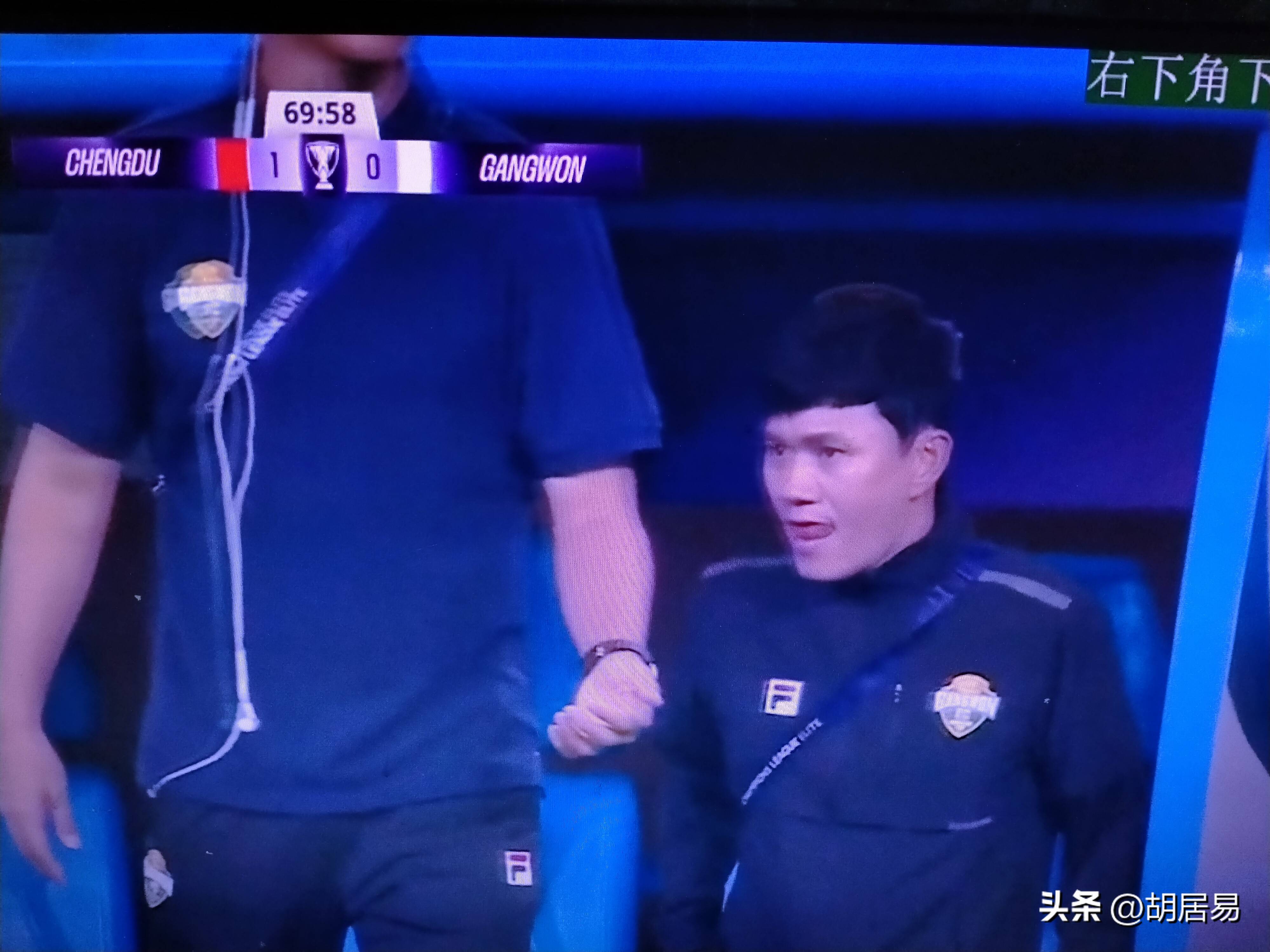 关于精英球员展现出色技术，助球队获胜的信息