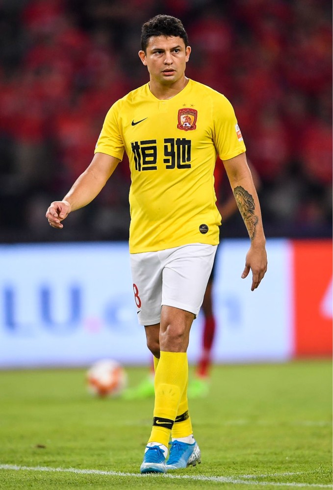 关于帕纳巴主场告捷，全队火力全开领先一步的信息