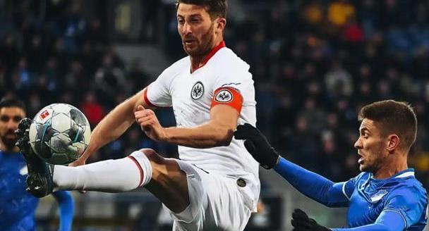 法兰克福队外援状态回勇，助球队逆转战绩的简单介绍