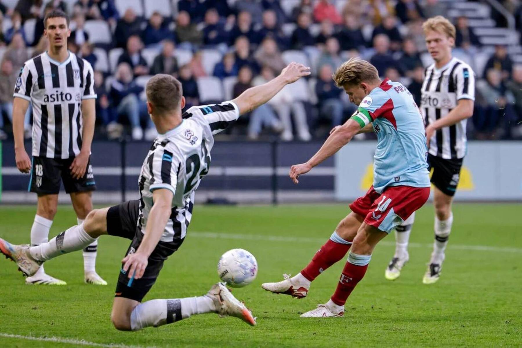 进攻火力全开,球队狂胜晋级令人惊叹!的简单介绍 进攻火力全开,球队狂胜晋级令人惊叹!的简单介绍