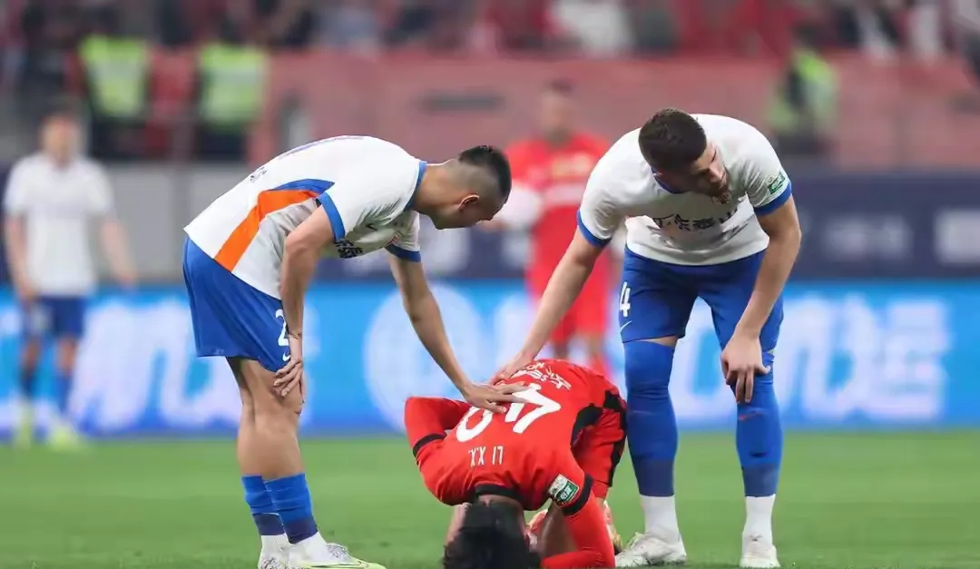 球员累积伤病,对即将进行的比赛构成威胁 球员累积伤病,对即将进行的比赛构成威胁