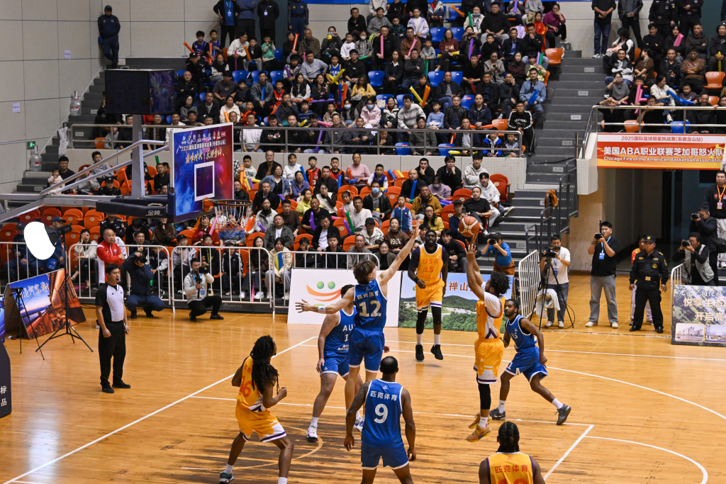 包含超级球星之间激烈对决,篮球赛场激情澎湃的词条 包含超级球星之间激烈对决,篮球赛场激情澎湃的词条