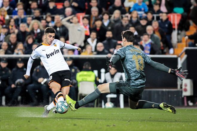 拜仁绝杀瑞典，费兰·托雷斯送出助攻的简单介绍