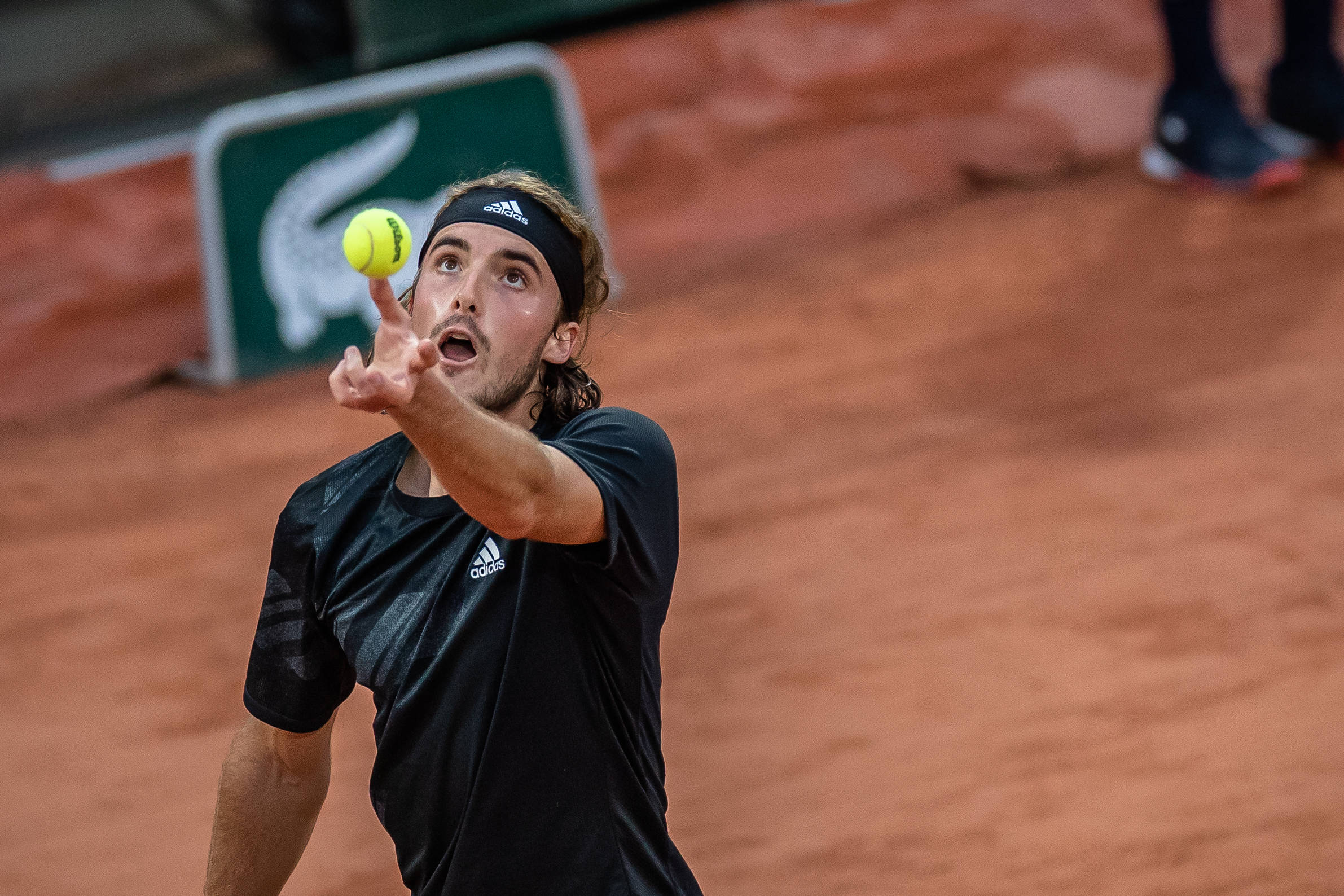 西班牙网球队力克欧洲网球队，西西帕斯惊艳世界的简单介绍